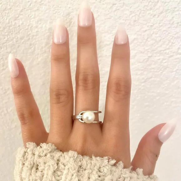 925 Sterling Silver Pearl Ring Minimalist Dainty Ring Pearl Accent Ring - Picture 3 of 8